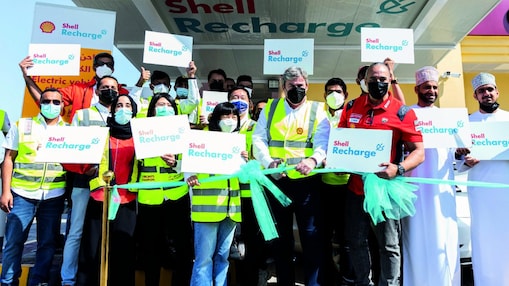 تدشين الشاحن الكهربائي عمان1