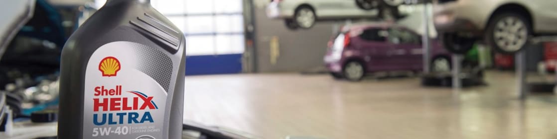 شل هيليكس packshot الترا على غطاء السيارة  