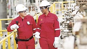 Men talking about investor relations