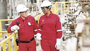 Men talking about investor relations