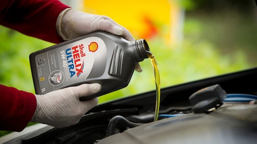 Packshot of Shell Helix Ultra 5W-40