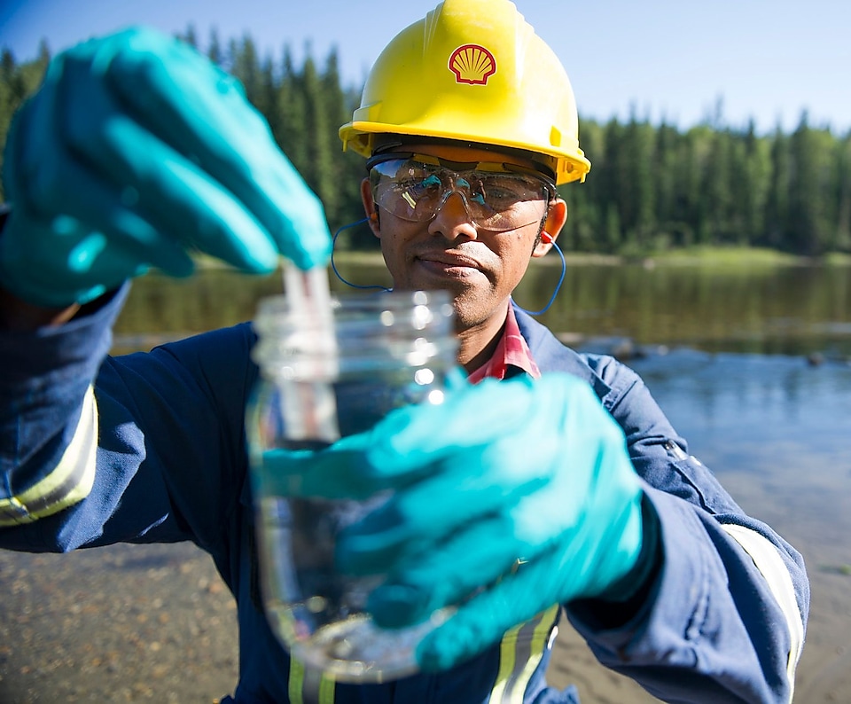 Shell’s Environmental Coordinator tests a water sample